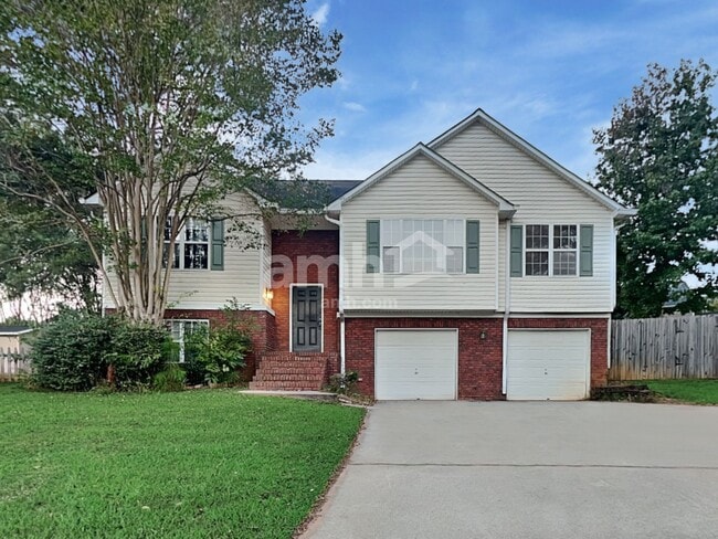 property at 2717 Oak Meadow Ln