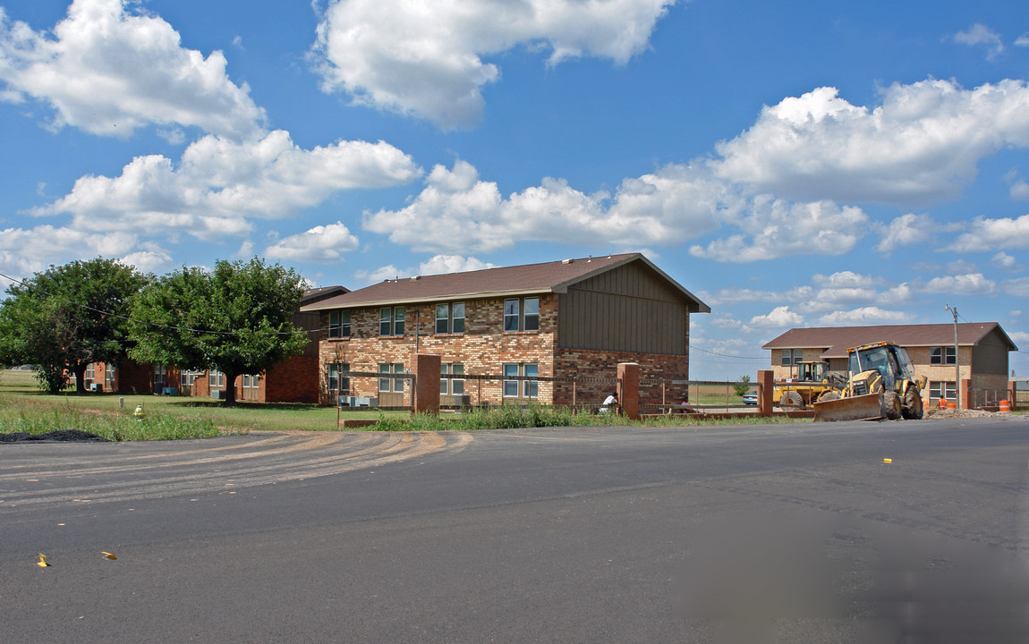 4301 Tx-194 in Plainview, TX - Building Photo