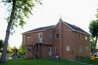 2203 N Ferry St in Anoka, MN - Foto de edificio - Building Photo