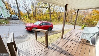 6 Fern Ave in Carbondale, PA - Building Photo - Building Photo