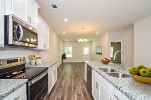 1178 Walker Point Way in Brunswick, GA - Building Photo