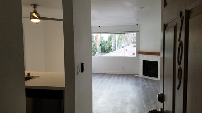 6525 Woodley Ave, Unit 104