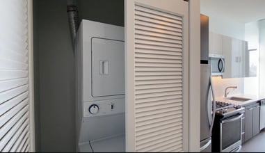 1243 N Paulina St, Unit 1207 in Chicago, IL - Building Photo - Building Photo