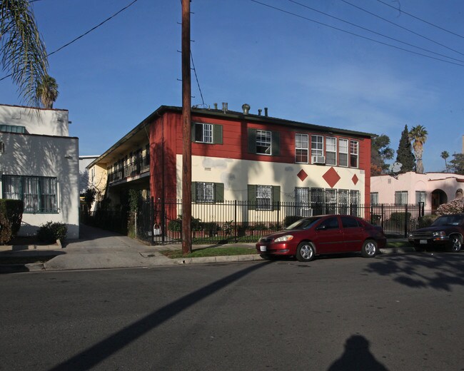 1321 Mariposa Ave in Los Angeles, CA - Building Photo - Building Photo