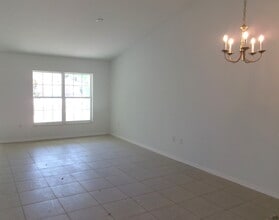 18 Whetstone Ln in Palm Coast, FL - Foto de edificio - Building Photo