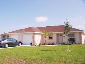 4438 28th St SW in Lehigh Acres, FL - Building Photo