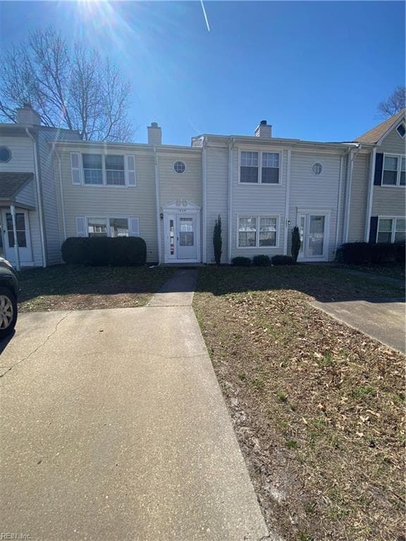 1909 Elderwood Common in Chesapeake, VA - Building Photo - Building Photo