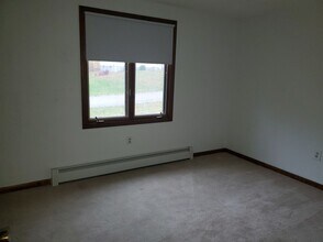 129 Lakewood Dr in Athol, MA - Building Photo - Building Photo