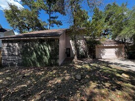 44 Whisper Ln in Spring, TX - Building Photo