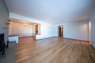 5209 W 61st St in Minneapolis, MN - Building Photo - Building Photo