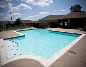 Meadowview Townhomes in Terrell, TX - Building Photo - Building Photo