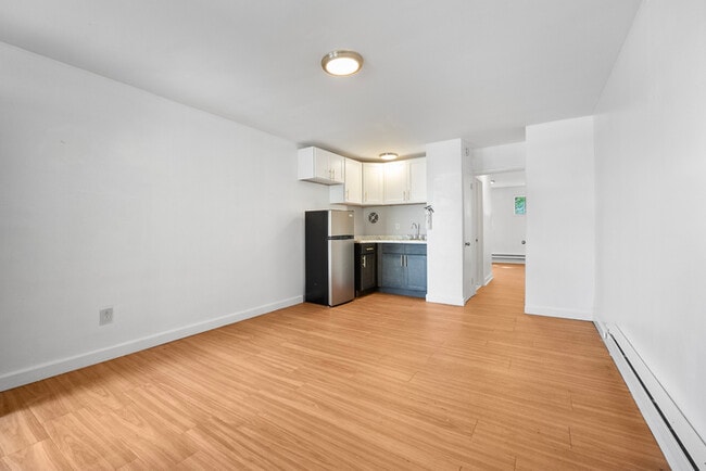 2020 Woodlynne Ave in Oaklyn, NJ - Building Photo - Building Photo