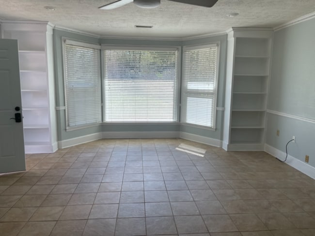 4725 Dana Terrace SW in Lilburn, GA - Building Photo - Building Photo