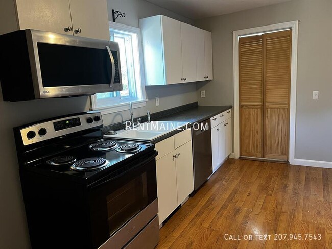 62 Fern St in Bangor, ME - Building Photo - Building Photo