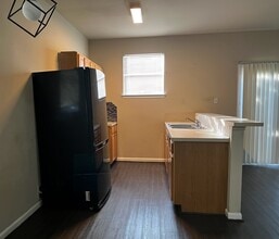 11807 Chetman Dr, Unit B in Houston, TX - Foto de edificio - Building Photo