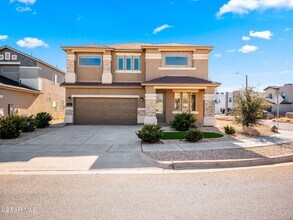 561 Issa Circle in El Paso, TX - Building Photo - Building Photo