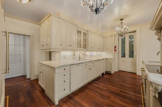 9 Lyme St in Old Lyme, CT - Building Photo - Building Photo