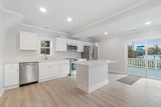 373 Forest Beach Rd in Annapolis, MD - Building Photo - Building Photo