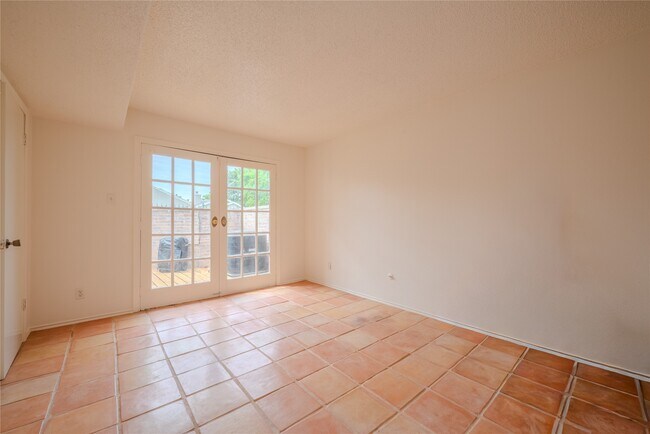 13034 Leader St