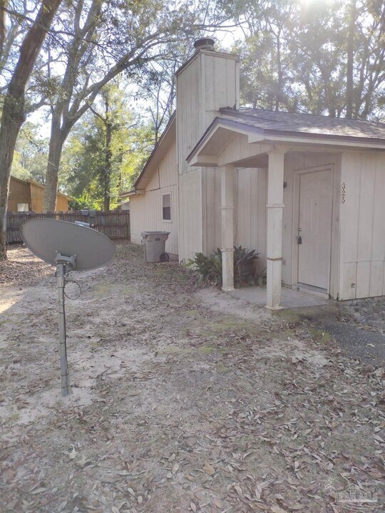 323 E Olive Rd in Pensacola, FL - Building Photo