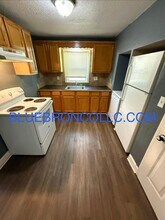 912 E Stone St in Independence, MO - Building Photo - Building Photo