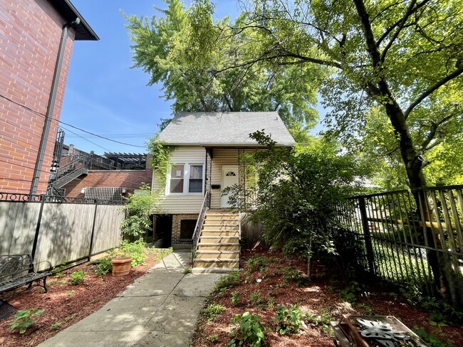 1722 W Nelson St in Chicago, IL - Building Photo - Building Photo