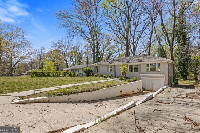 property at 2779 Horse Shoe Dr