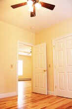 51 N Champlain St in Burlington, VT - Foto de edificio - Building Photo