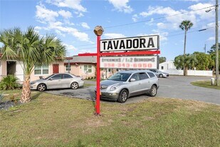 1401 E Alfred St, Unit 7 in Tavares, FL - Building Photo