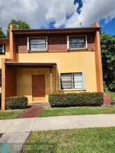 4613 NW 91st Ave in Sunrise, FL - Building Photo - Building Photo