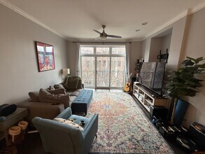 2117 W Rice St, Unit 3E in Chicago, IL - Foto de edificio - Building Photo