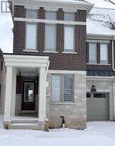 3210 Crystal Dr in Oakville, ON - Building Photo