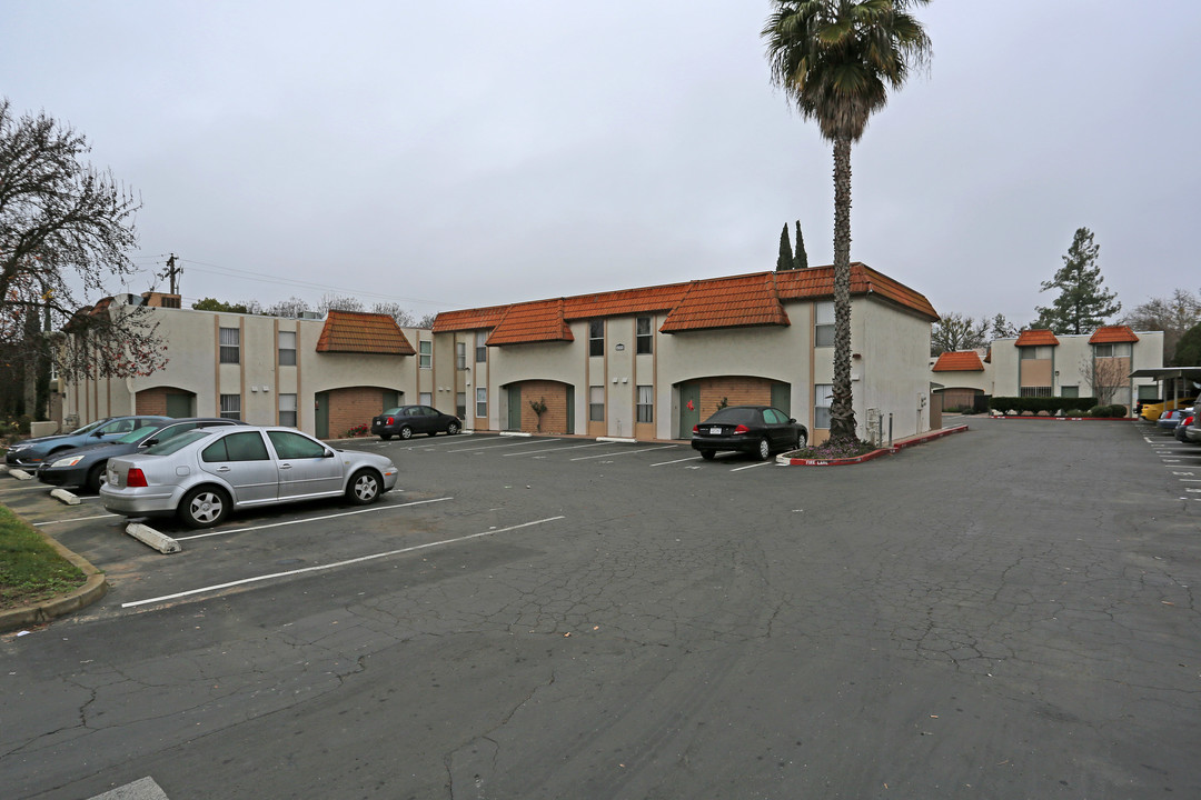 Marconi Vista Apartments in Carmichael, CA - Foto de edificio