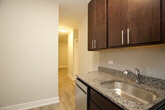 716 W Brompton in Chicago, IL - Building Photo - Building Photo