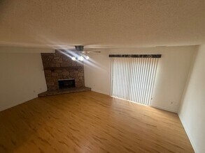 4117 The Oaks Dr in Raleigh, NC - Foto de edificio - Building Photo