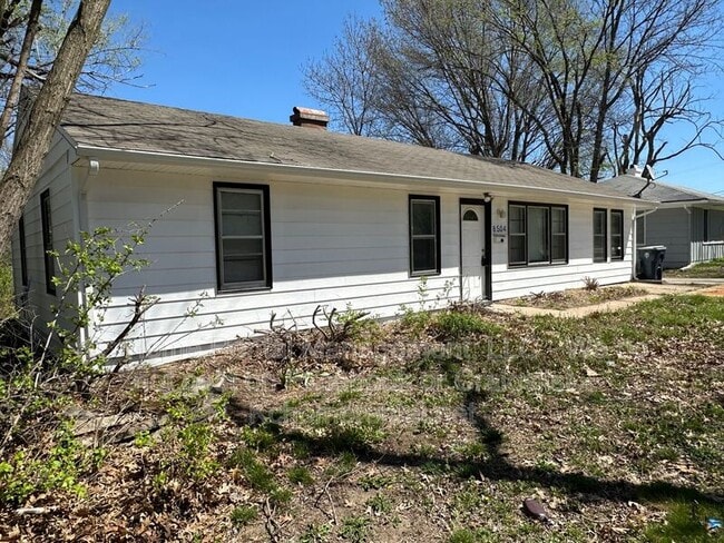 8504 Ruskin Way in Kansas City, MO - Building Photo - Building Photo