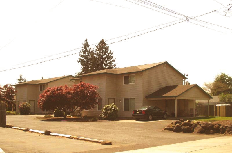 746 H St in Washougal, WA - Building Photo