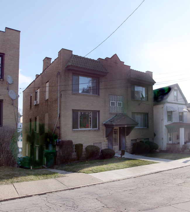 1216 Illinois Ave in Pittsburgh, PA - Foto de edificio - Building Photo