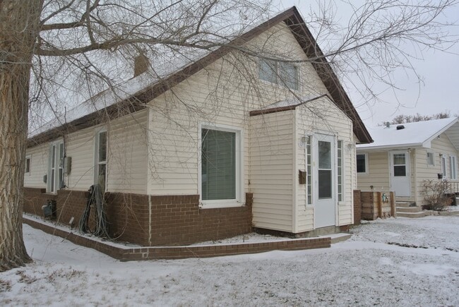 property at 616 14th St SE