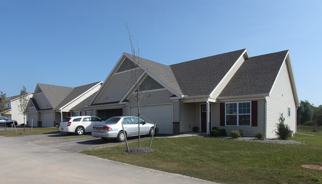 Ivy Bridge Townhomes in Gates, NY - Foto de edificio - Building Photo