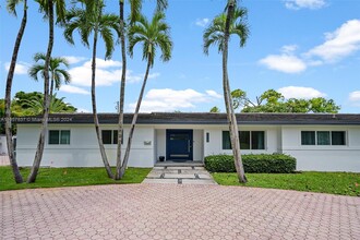 5801 SW 44th Terrace in Miami, FL - Building Photo - Building Photo