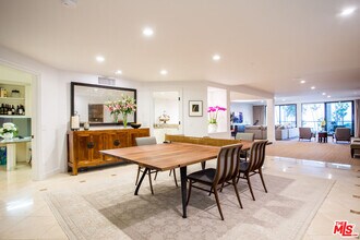 701 Ocean Ave in Santa Monica, CA - Building Photo - Building Photo