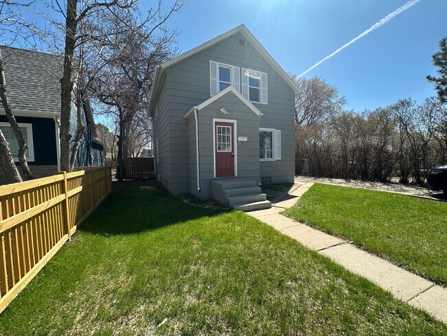 property at 908 17th St NW