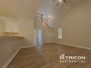 1055 Golf Point Loop in Apopka, FL - Foto de edificio - Building Photo