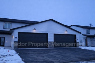 3124 Scotch Ln in Mankato, MN - Building Photo