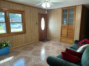 321 Elsa Dr in Avondale, LA - Foto de edificio - Building Photo