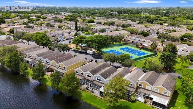 1441 NW 122nd Terrace in Pembroke Pines, FL - Building Photo - Building Photo