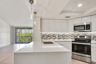 3605 NE 207th St, Unit 1314 in Miami, FL - Building Photo - Building Photo