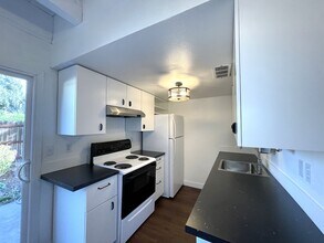 1393 Nord Ave in Chico, CA - Building Photo - Building Photo