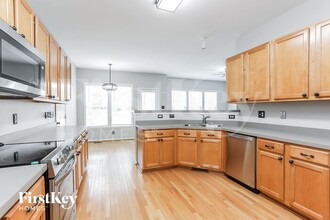 3404 Suncrest Village Ln in Raleigh, NC - Building Photo - Building Photo